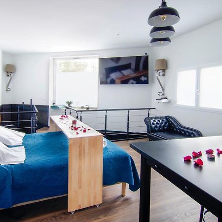 בורדו Mieuxqualhotel Jacuzzi Privatif La Retro מראה חיצוני תמונה