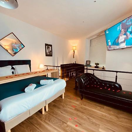 בורדו Mieuxqualhotel Jacuzzi Privatif La Retro מראה חיצוני תמונה