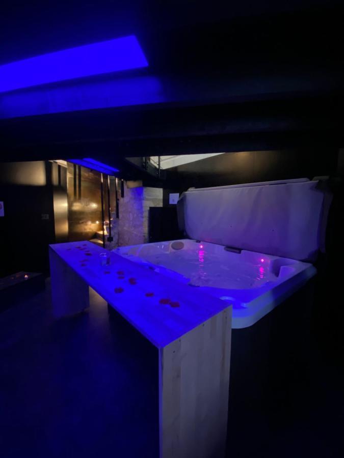 בורדו Mieuxqualhotel Jacuzzi Privatif La Retro מראה חיצוני תמונה